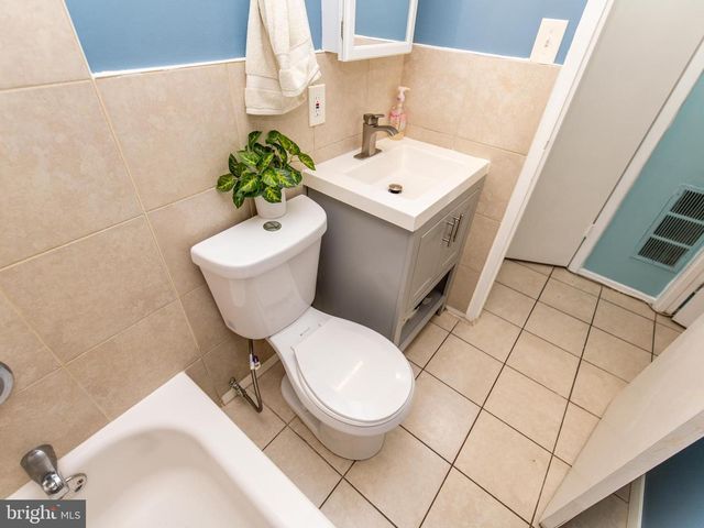 1852 VILLAGE GREEN DR #E-122, Landover, MD 20785