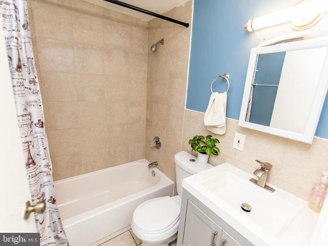 1852 VILLAGE GREEN DR #E-122, Landover, MD 20785