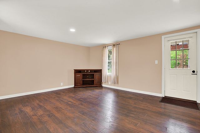 2842 Italy Rd, Export, PA 15632