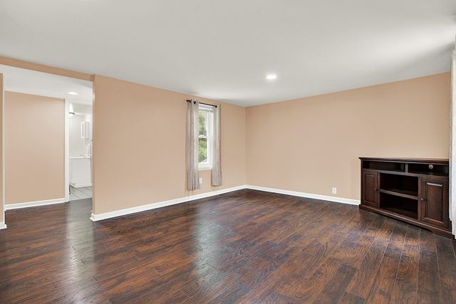 2842 Italy Rd, Export, PA 15632