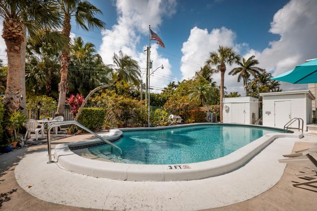 1520 Mckinley Street 215e, Hollywood, FL 33020