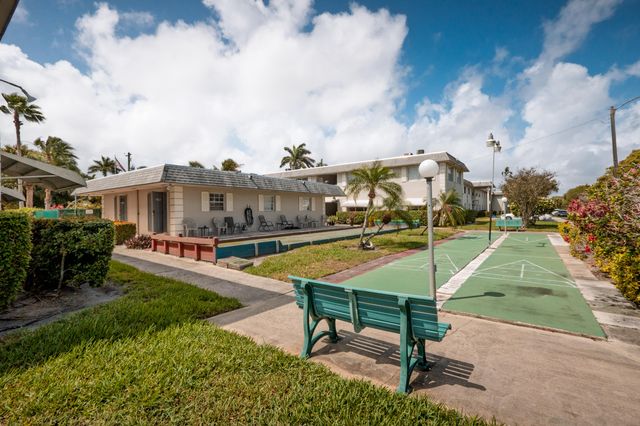 1520 Mckinley Street 215e, Hollywood, FL 33020