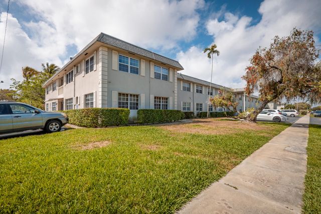1520 Mckinley Street 215e, Hollywood, FL 33020