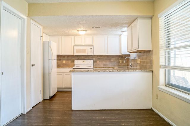 12645 Lake Conroe Hills Drive, Willis, TX 77318