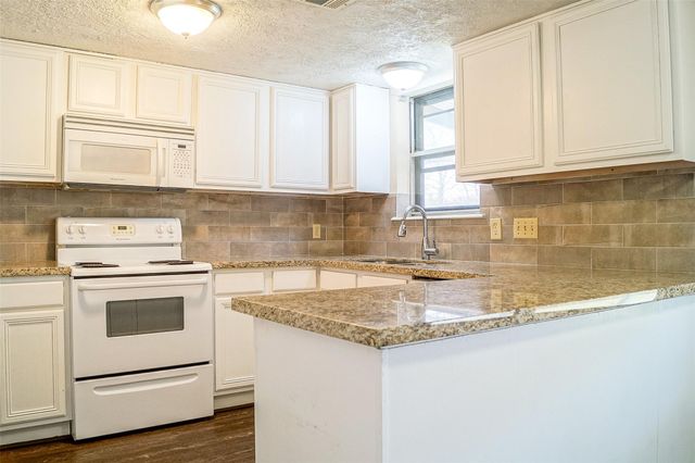 12645 Lake Conroe Hills Drive, Willis, TX 77318