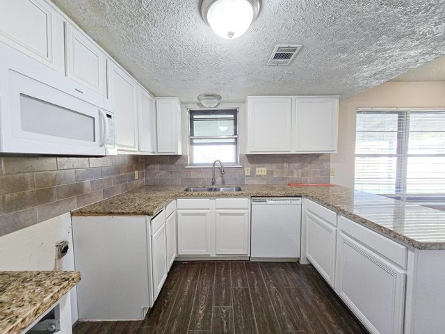 12645 Lake Conroe Hills Drive, Willis, TX 77318