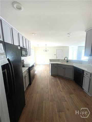 6 Timber Crest Court, Savannah, GA 31407