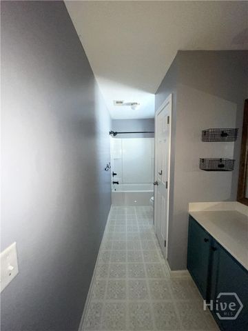 6 Timber Crest Court, Savannah, GA 31407