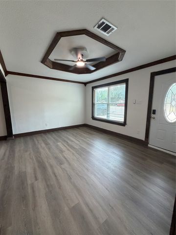 401 E Miller Road, Garland, TX 75041