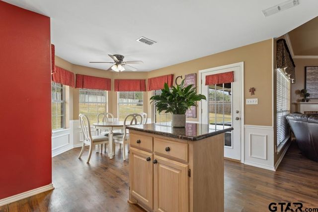 1721 Sapphire Cay, Whitehouse, TX 75791