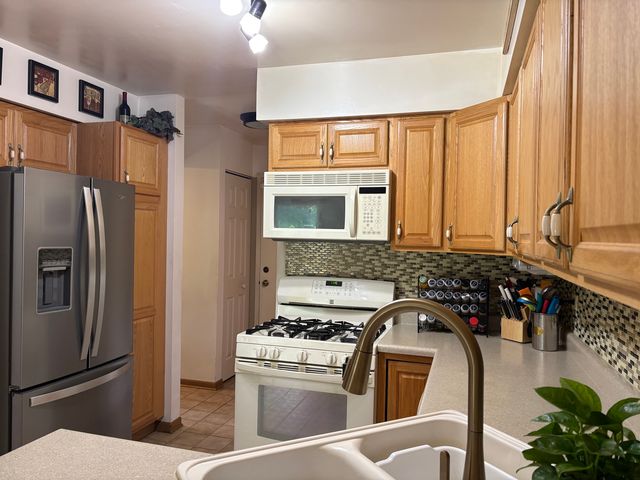 1349 Queensgreen Circle, Naperville, IL 60563