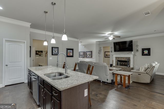 331 Hemlock Court, Hoschton, GA 30548