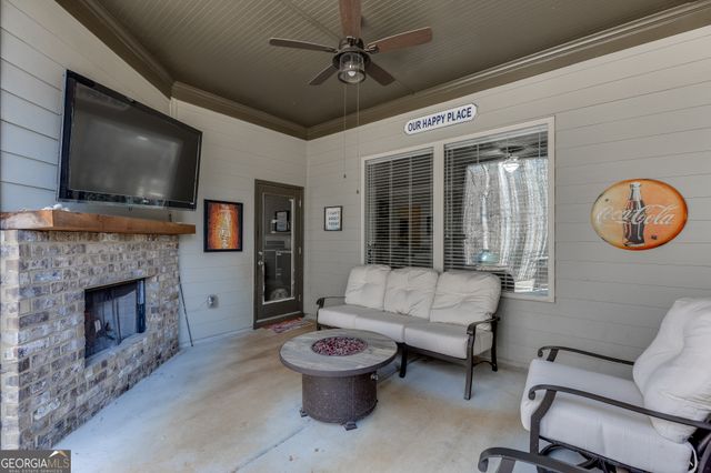 331 Hemlock Court, Hoschton, GA 30548