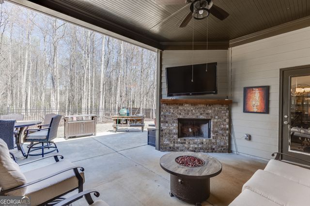 331 Hemlock Court, Hoschton, GA 30548