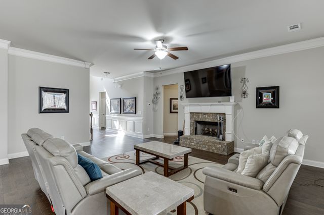 331 Hemlock Court, Hoschton, GA 30548