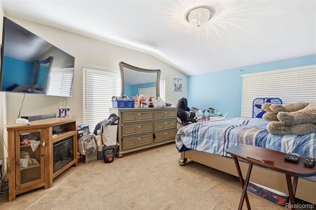 35163 Dumbarton Street, Harrison Charter Township, MI 48045