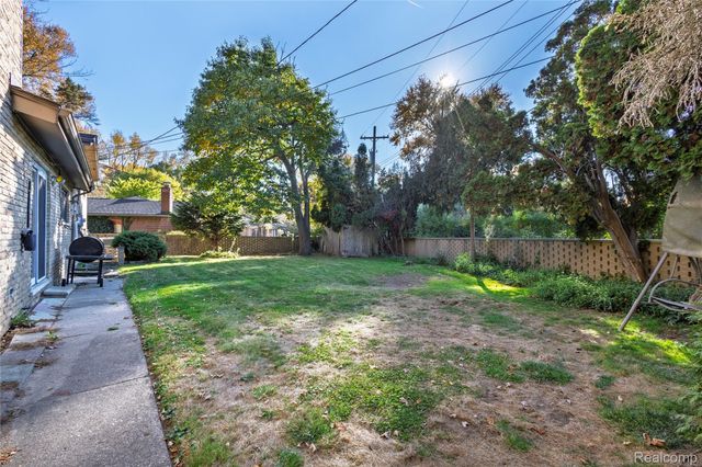 35163 Dumbarton Street, Harrison Charter Township, MI 48045