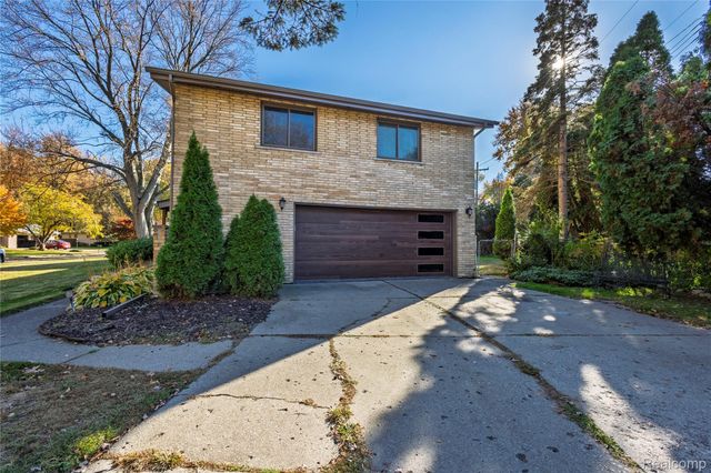 35163 Dumbarton Street, Harrison Charter Township, MI 48045