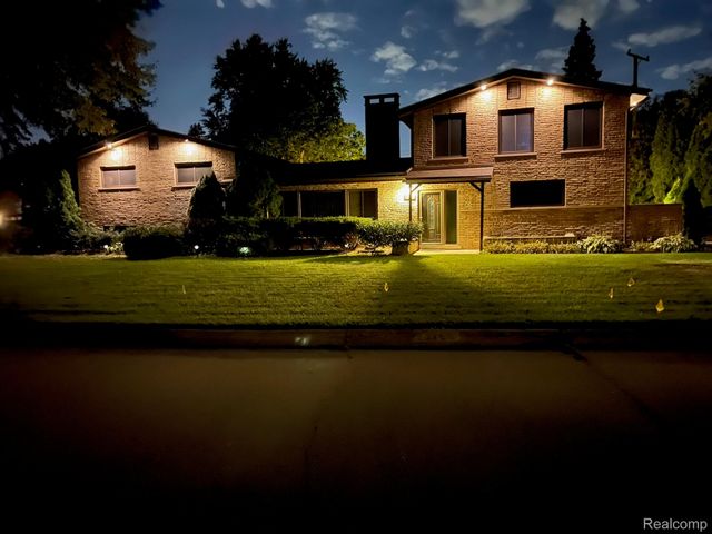 35163 Dumbarton Street, Harrison Charter Township, MI 48045