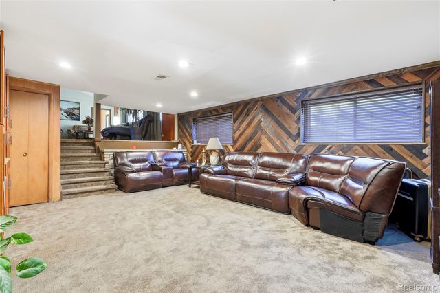 35163 Dumbarton Street, Harrison Charter Township, MI 48045