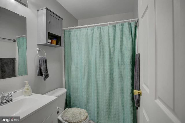 10482 MAPLETON RD, Shippensburg, PA 17257