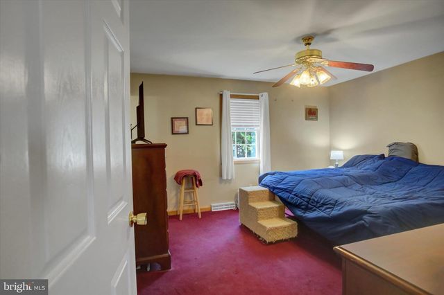 10482 MAPLETON RD, Shippensburg, PA 17257