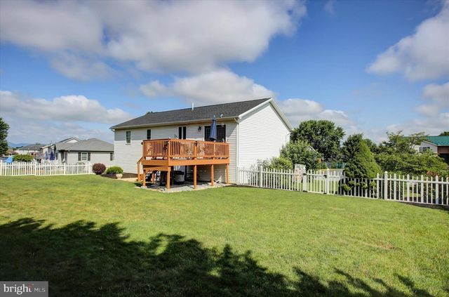 10482 MAPLETON RD, Shippensburg, PA 17257