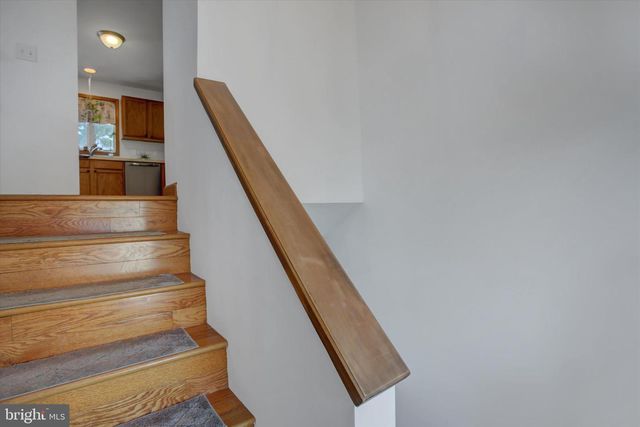 10482 MAPLETON RD, Shippensburg, PA 17257