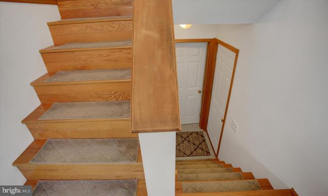 10482 MAPLETON RD, Shippensburg, PA 17257