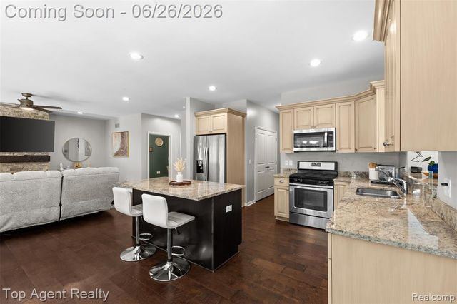 13826 Grandeur Avenue, Utica, MI 48315
