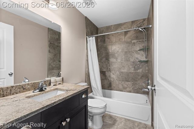 13826 Grandeur Avenue, Utica, MI 48315