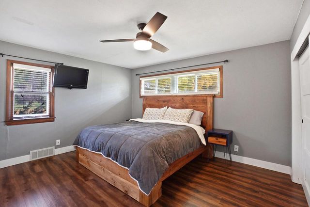 1732 S Craftsman DRIVE, New Berlin, WI 53146