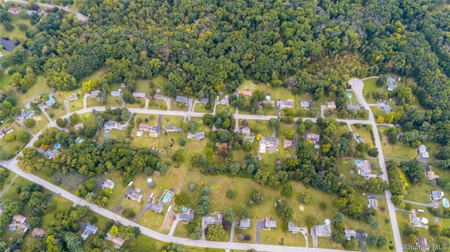 21 Elizabeth Drive, Hopewell Junction, NY 12533