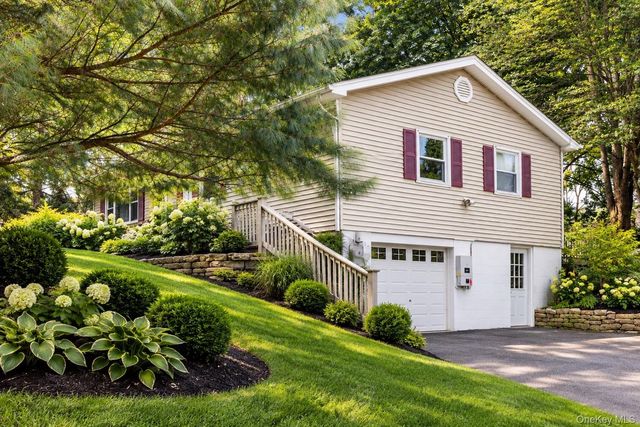 21 Elizabeth Drive, Hopewell Junction, NY 12533