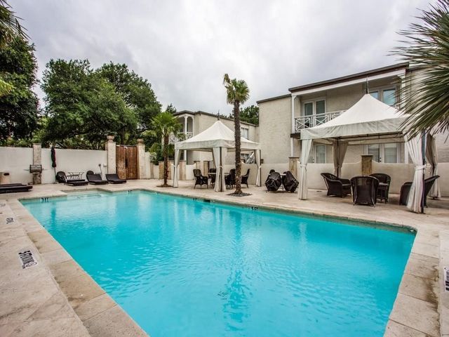 5911 E University Boulevard 206, Dallas, TX 75206