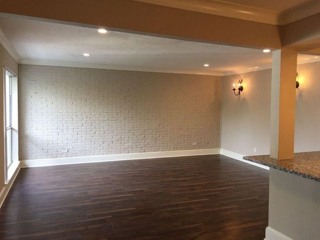 5911 E University Boulevard 206, Dallas, TX 75206