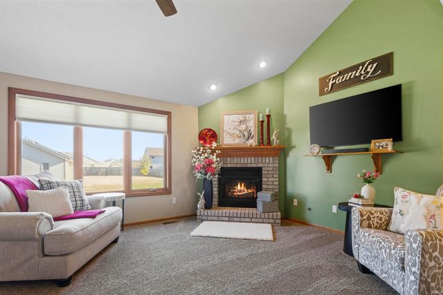 1034 Hemingford Court, Fort Wayne, IN 46845