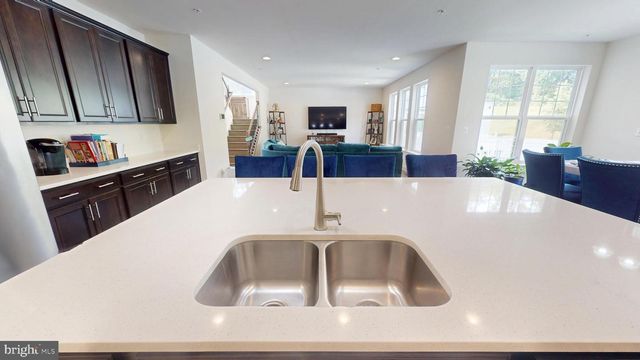 10802 N RIDING RD, Upper Marlboro, MD 20772