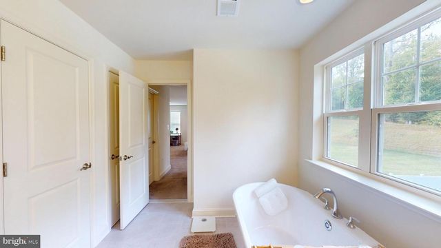 10802 N RIDING RD, Upper Marlboro, MD 20772