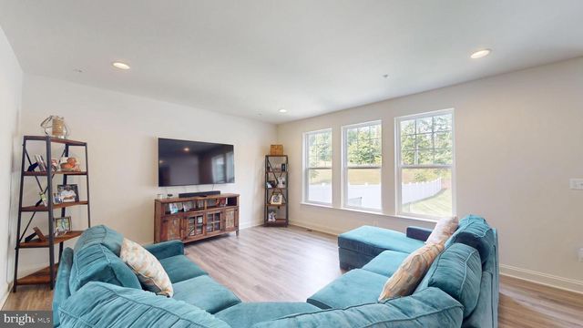 10802 N RIDING RD, Upper Marlboro, MD 20772