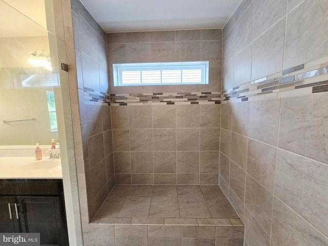 10802 N RIDING RD, Upper Marlboro, MD 20772