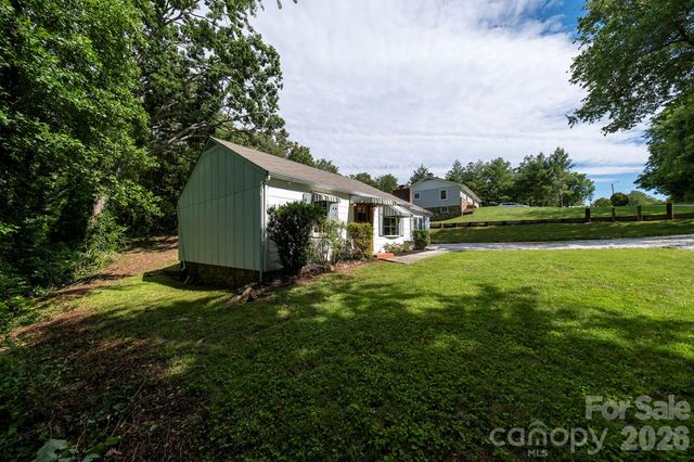 445 Old Haw Creek Road, Asheville, NC 28805