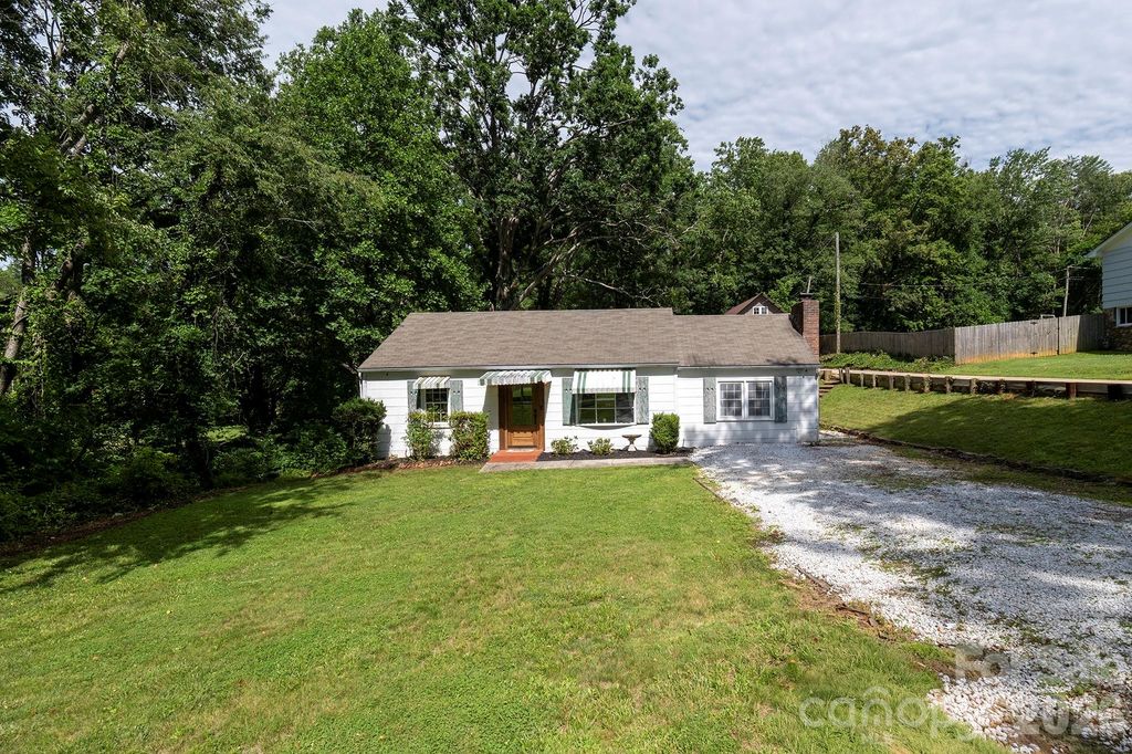445 Old Haw Creek Road, Asheville, NC 28805