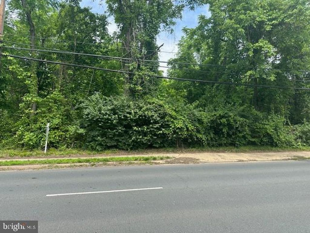 2754 CHAIN BRIDGE RD, Vienna, VA 22181