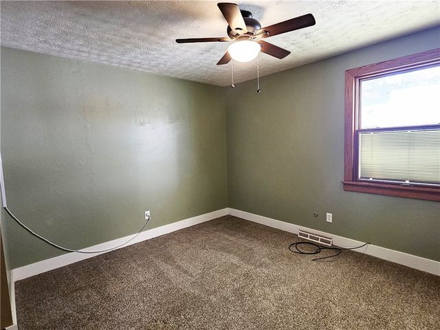 322 Chelsea Dr, Hempfield Twp, PA 15601