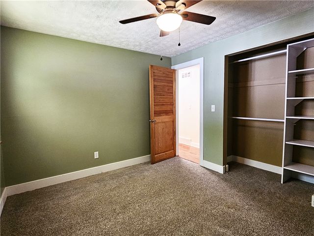 322 Chelsea Dr, Hempfield Twp, PA 15601