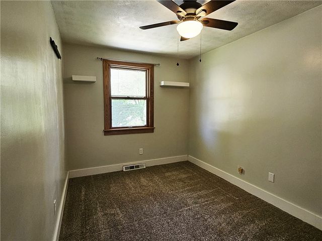 322 Chelsea Dr, Hempfield Twp, PA 15601