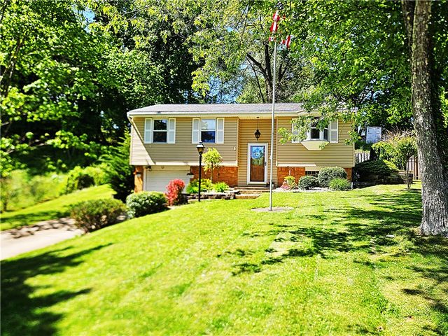 322 Chelsea Dr, Hempfield Twp, PA 15601