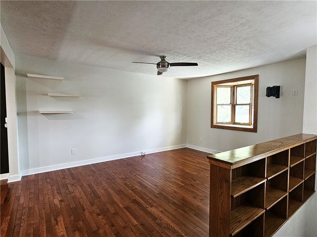 322 Chelsea Dr, Hempfield Twp, PA 15601