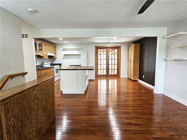322 Chelsea Dr, Hempfield Twp, PA 15601